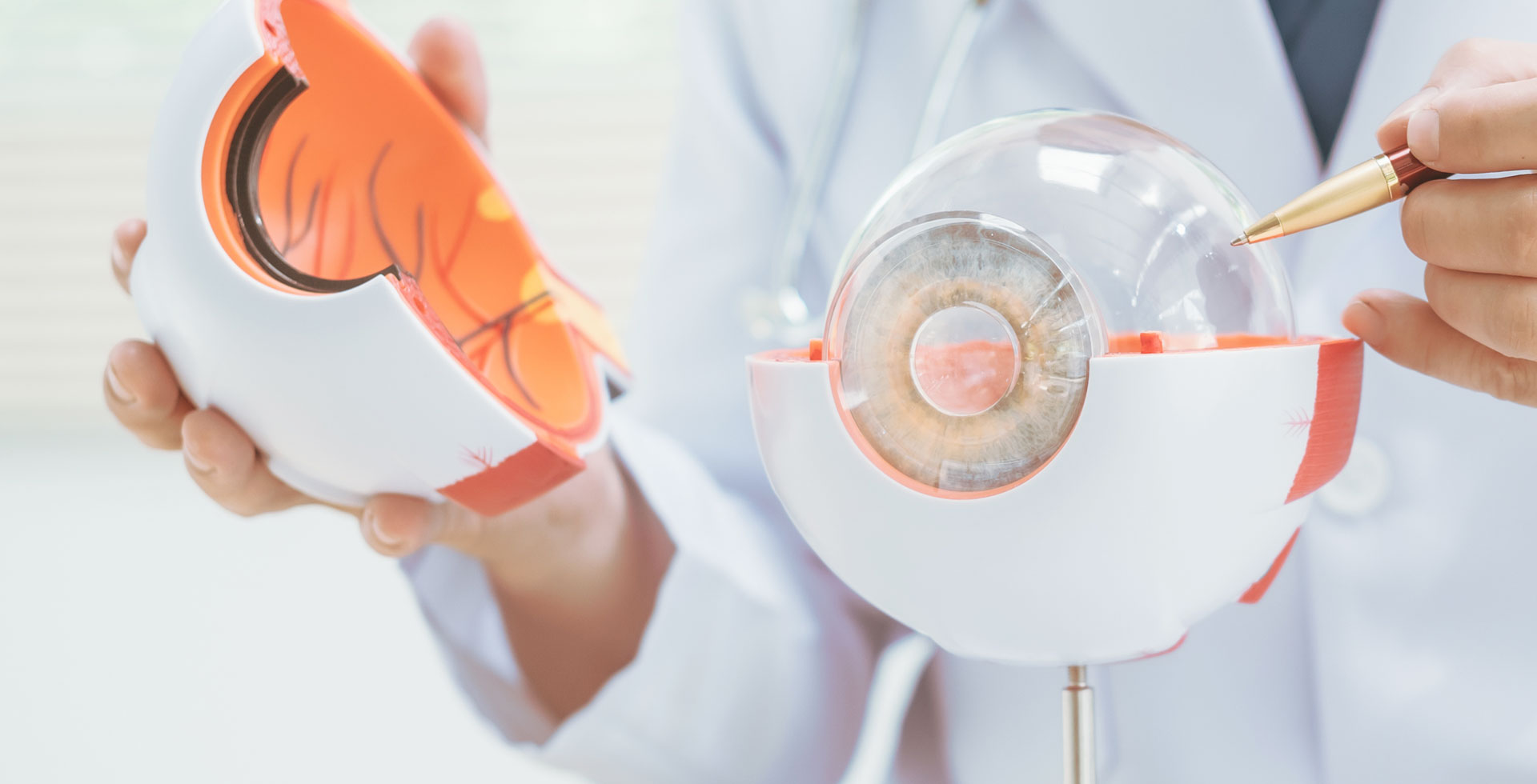 Kurzsichtigkeit lasern bei Augenlasern Wien, Dr. Atamniy