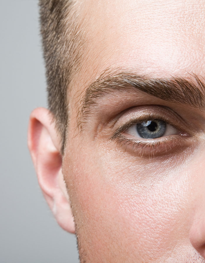 Bild zeigt eine Nahaufnahme des menschlichen Auges, Augenlasern Wien, Dr. Atamniy